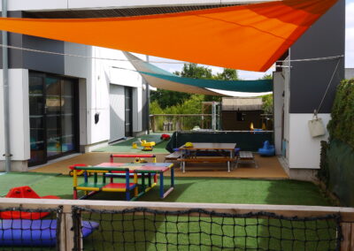 Jardin synthétique de la crèche franco-allemande Hansel et Gretel à Nantes